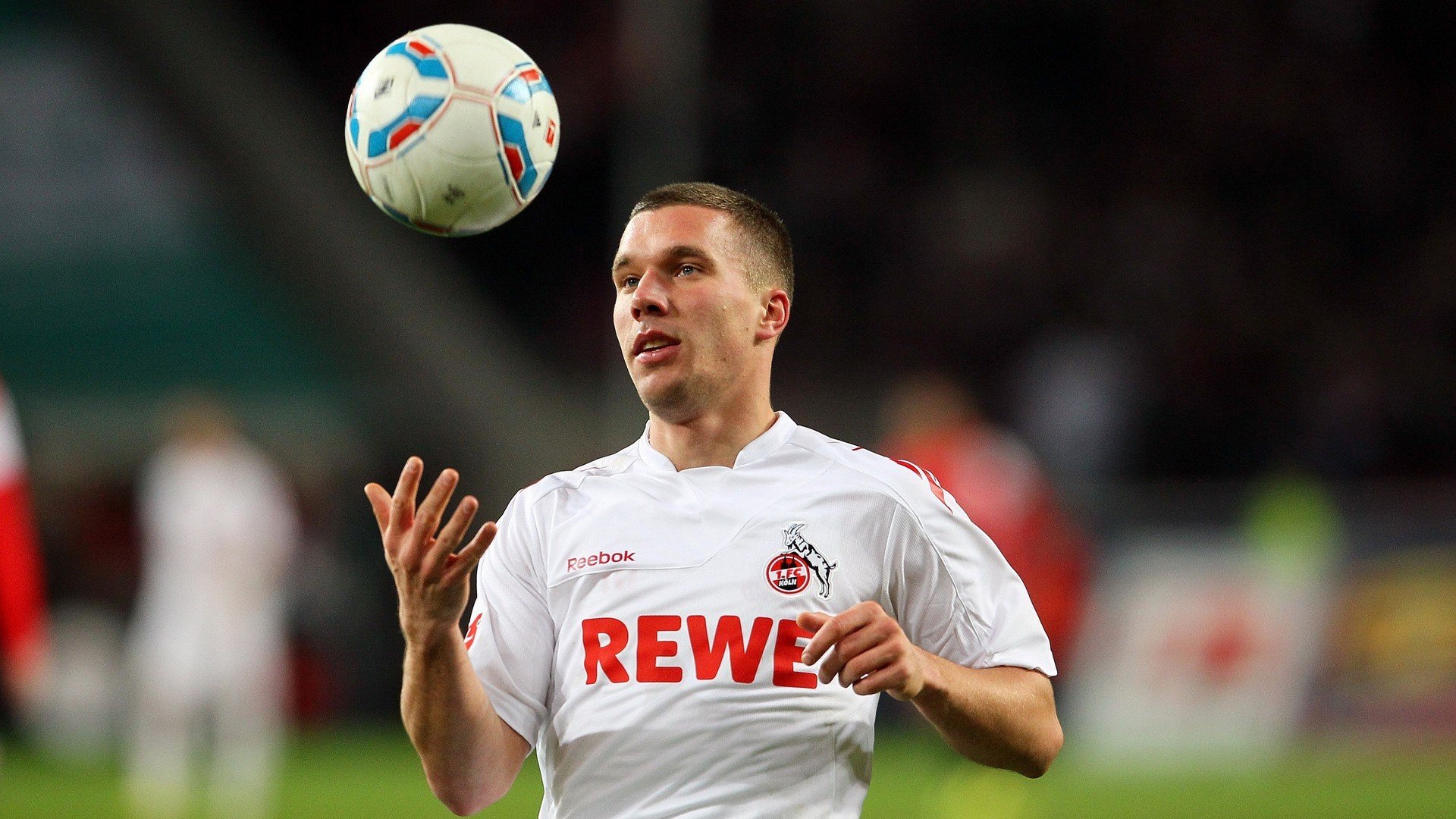 爱游戏官方网站入口登录-“德甲争冠集团压力剧增，场面火爆”，德甲冠军数排名