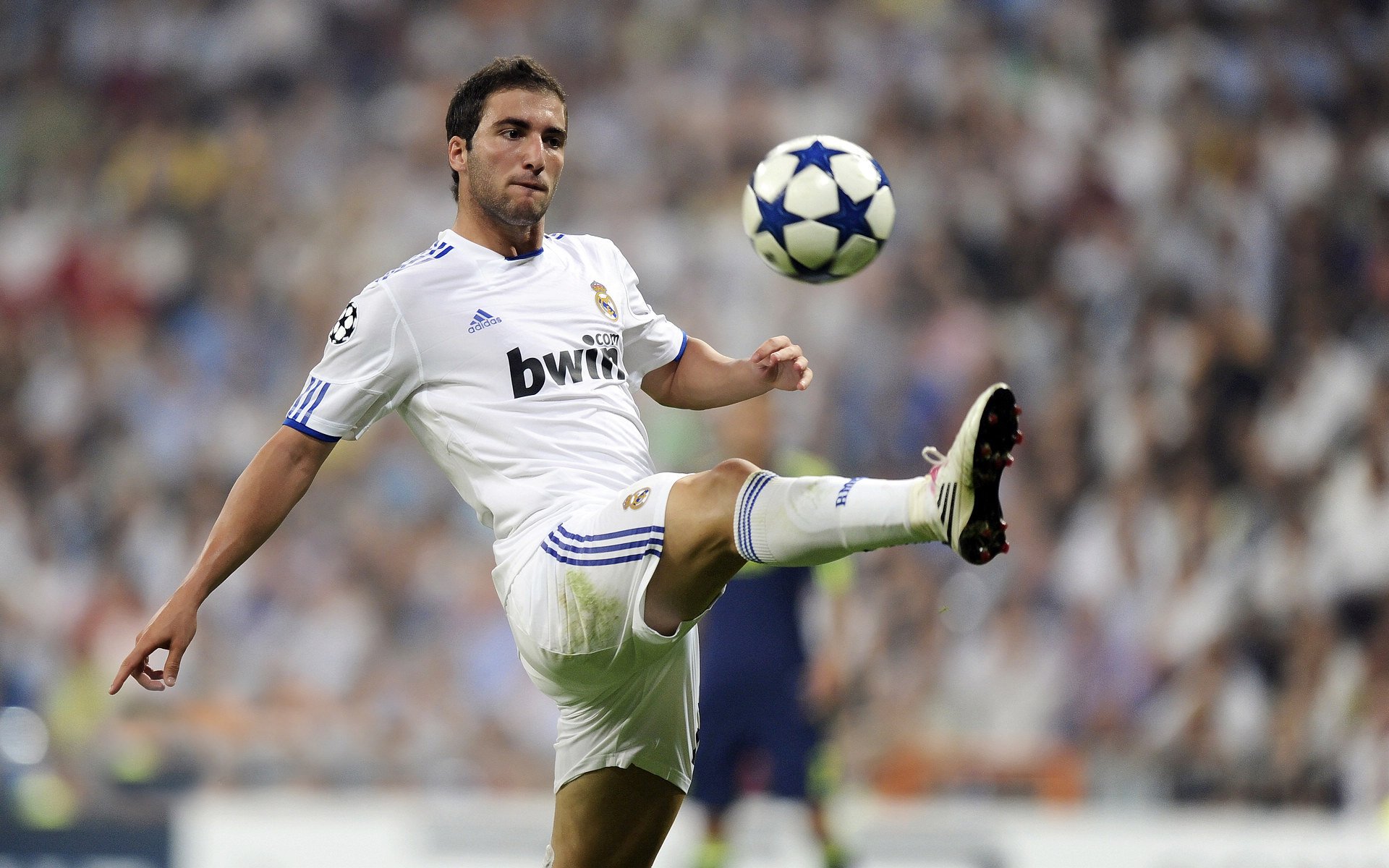 “法甲争冠集团拉开差距，豪门激战逐步升温”，法甲夺冠