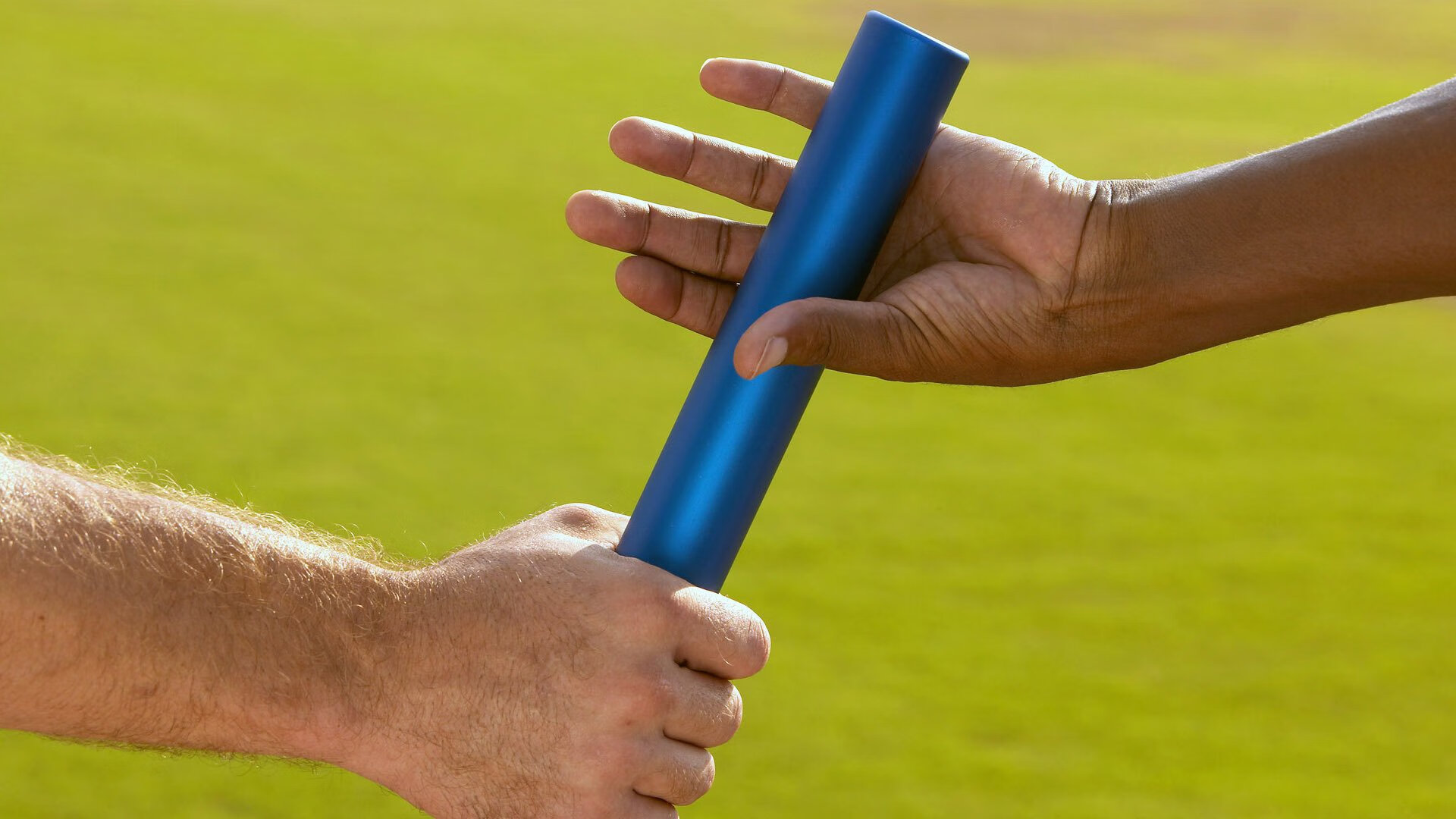 爱游戏官网首页-电竞选手的家庭支持：理解、鼓励与陪伴，电竞选手都需要承担什么责任